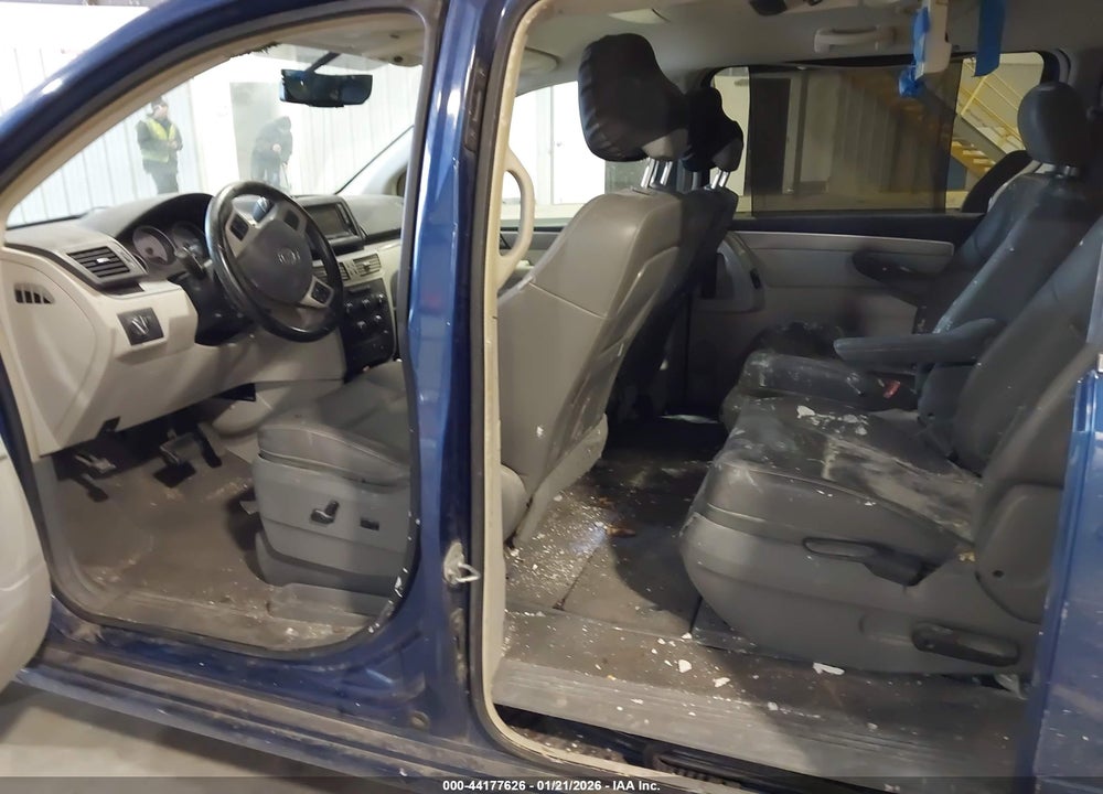2011 VOLKSWAGEN ROUTAN SE VIN: 2V4RW3DG0BR659564