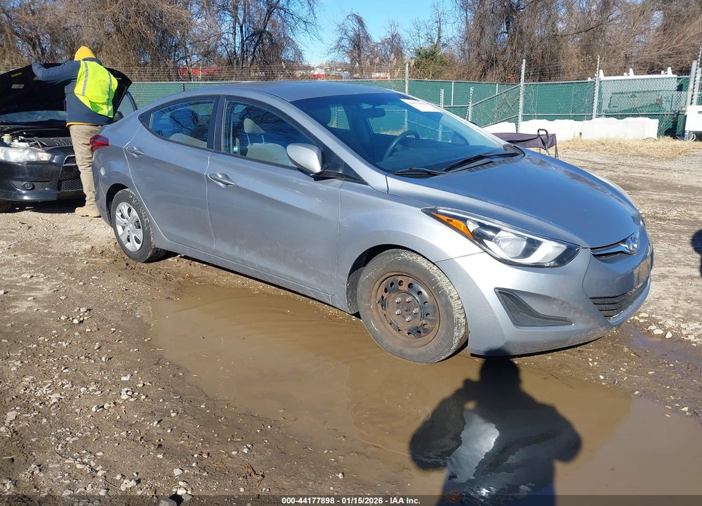2016 HYUNDAI ELANTRA SE VIN: 5NPDH4AEXGH677632