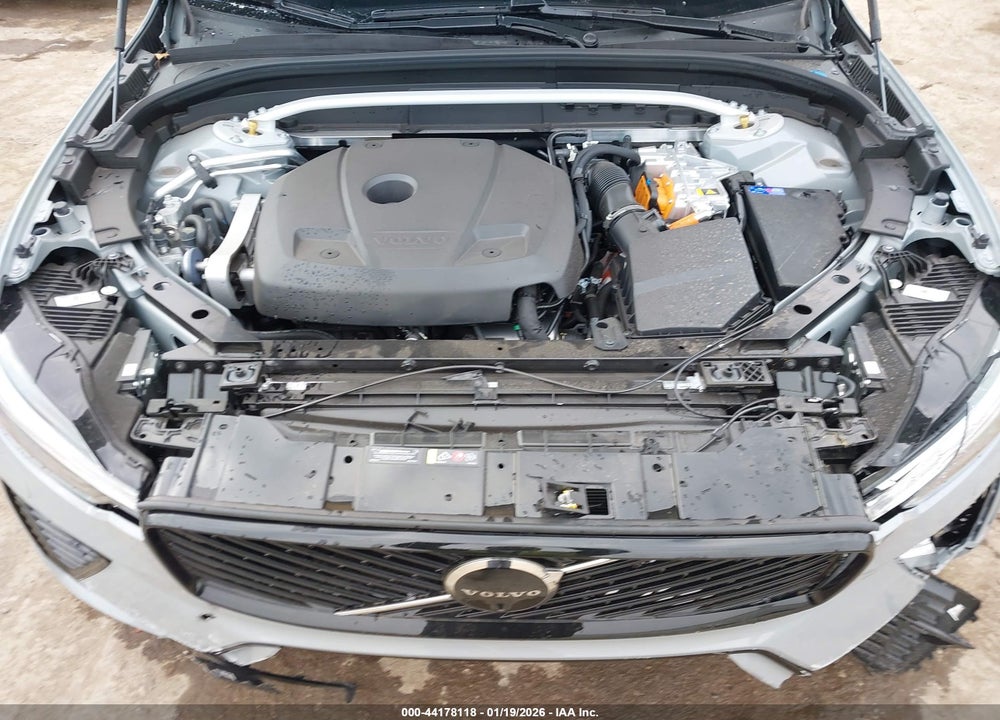2026 VOLVO XC60 PLUG-IN HYBRID POLESTAR ENGINEERED, T8 AWD ELECTRIC/GASOLINE VIN: YV4H60RP4T1336201