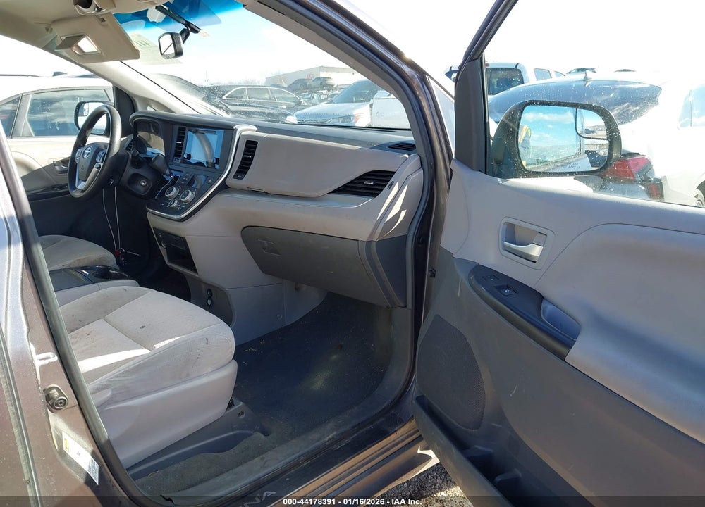 2015 TOYOTA SIENNA LE 8 PASSENGER VIN: 5TDKK3DC0FS672722