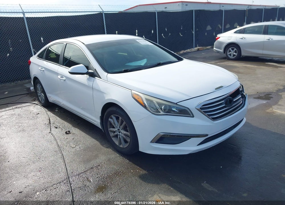 2015 HYUNDAI SONATA SE VIN: 5NPE24AFXFH176737