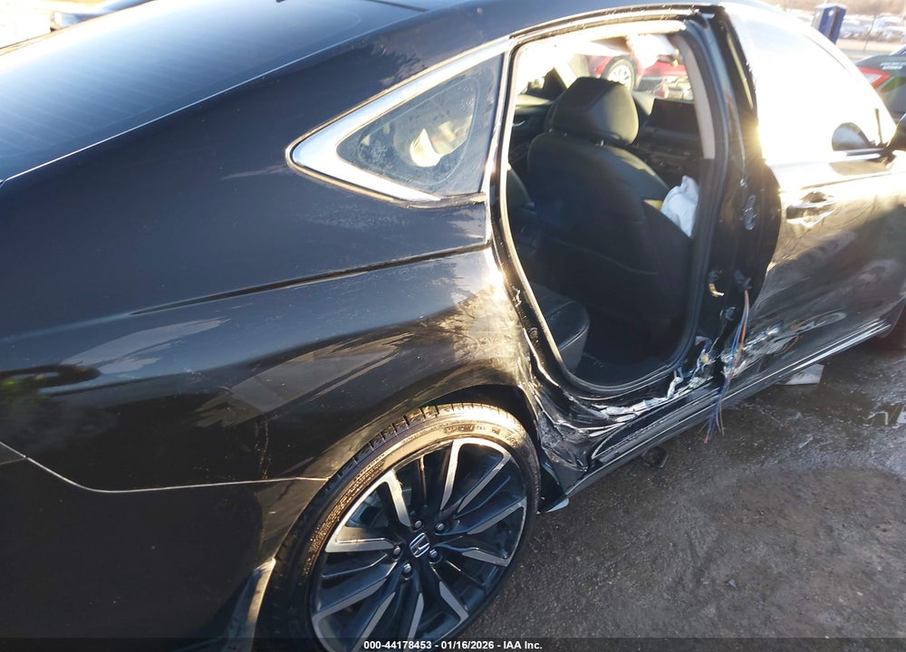 2024 HONDA ACCORD HYBRID TOURING VIN: 1HGCY2F82RA068713
