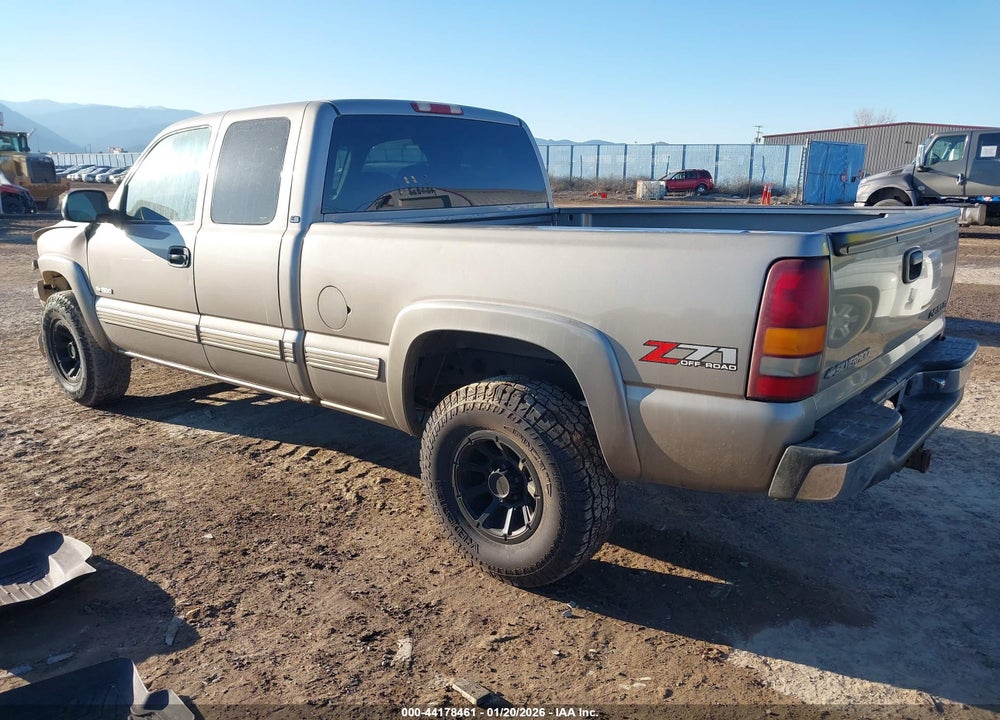 2001 CHEVROLET SILVERADO 1500 LS VIN: 2GCEK19T011383625