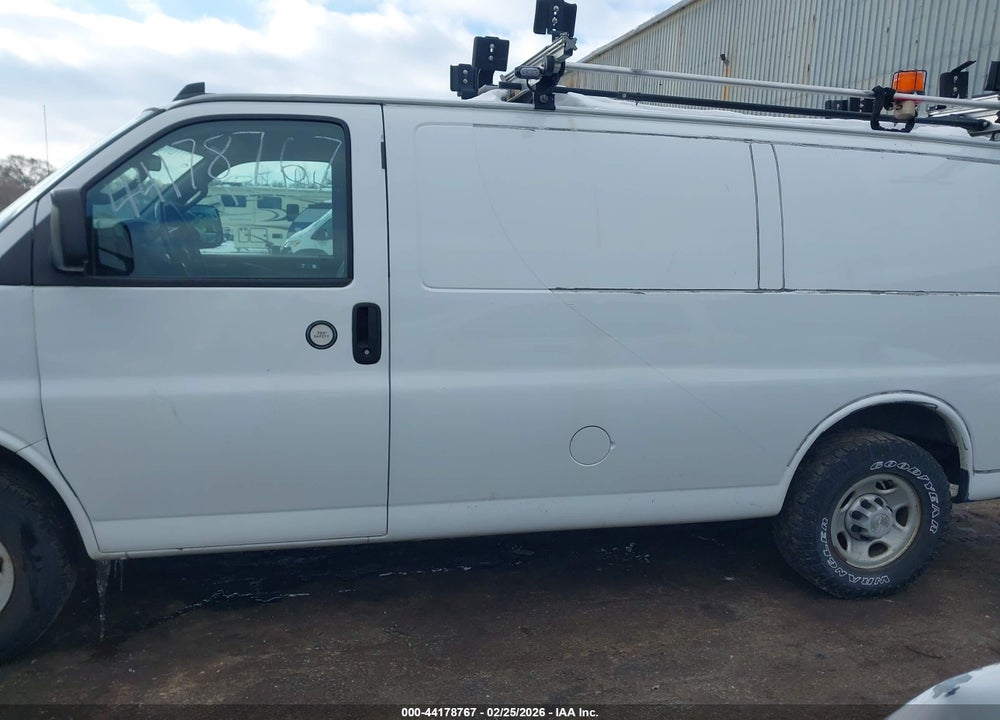 2018 CHEVROLET EXPRESS 2500 WORK VAN VIN: 1GCWGAFP8J1340850