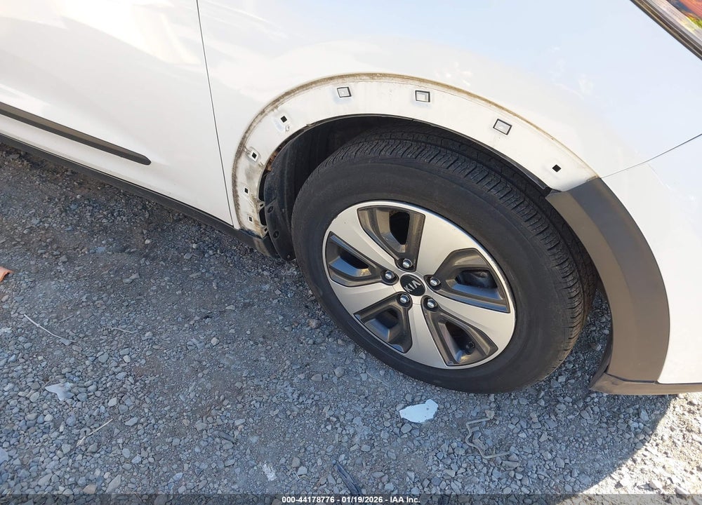 2017 KIA NIRO LX VIN: KNDCB3LC5H5065066