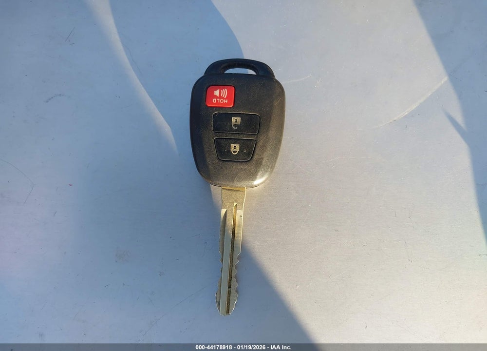 2017 TOYOTA CAMRY LE VIN: 4T1BF1FKXHU660861