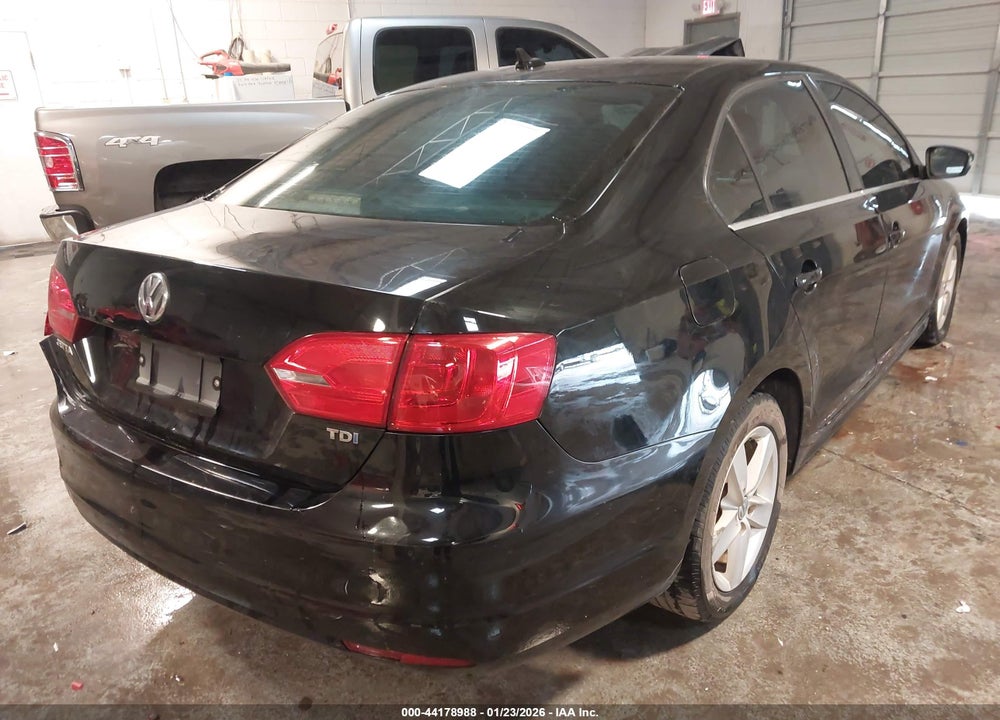2013 VOLKSWAGEN JETTA 2.0L TDI VIN: 3VWLL7AJ8DM382217