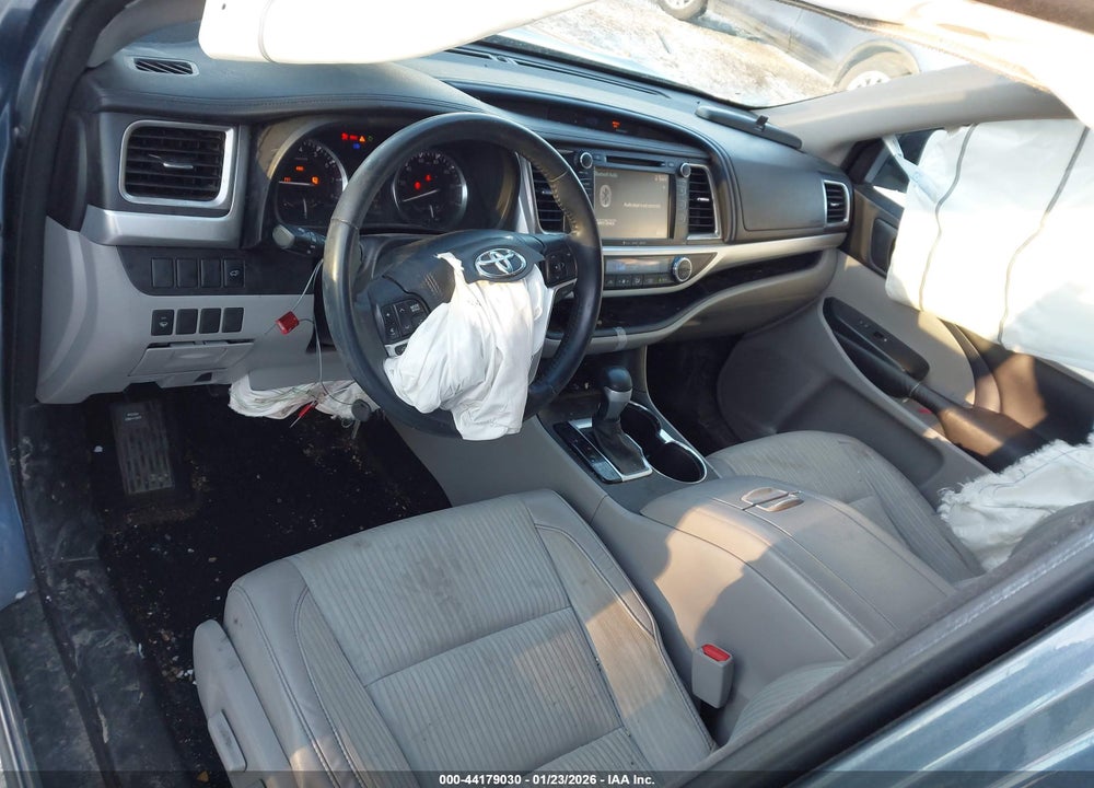 2016 TOYOTA HIGHLANDER LE PLUS V6 VIN: 5TDBKRFH0GS236031