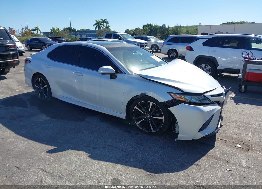 2018 TOYOTA CAMRY XSE VIN: 4T1B61HK2JU048558