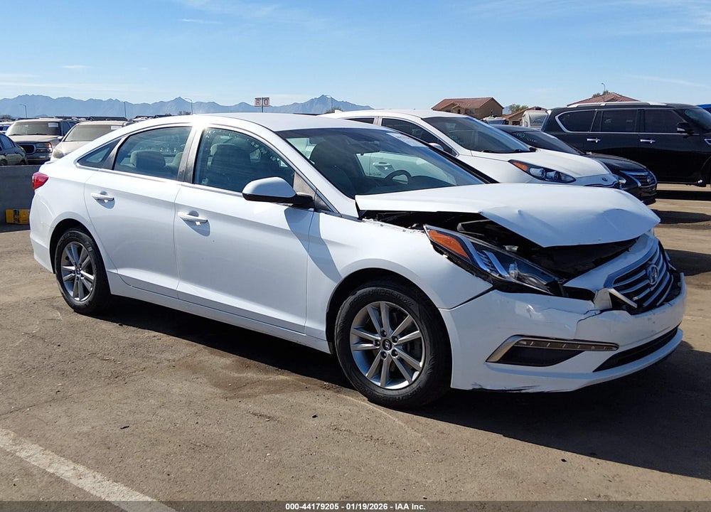 2015 HYUNDAI SONATA SE VIN: 5NPE24AF9FH057609