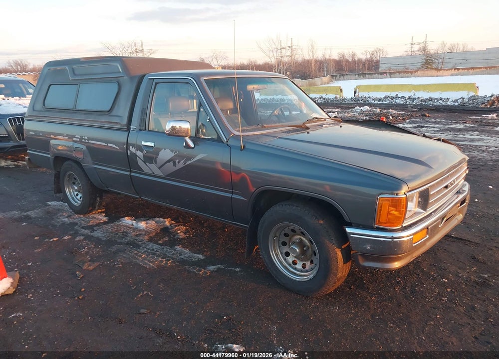 1988 TOYOTA PICKUP 1/2 TON RN55 DLX VIN: JT4RN55P4J7027996