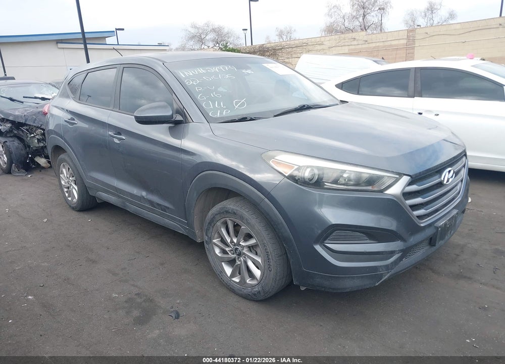2017 HYUNDAI TUCSON SE VIN: KM8J23A45HU423724