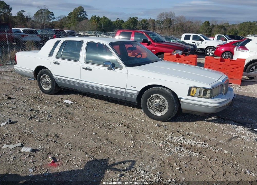1993 LINCOLN TOWN CAR SIGNATURE/JACK NICKLAUS VIN: 1LNLM82W1PY716785