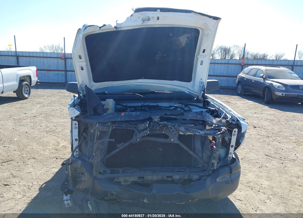 2018 CHEVROLET SILVERADO 1500 WT VIN: 1GCRCNEC5JZ307899