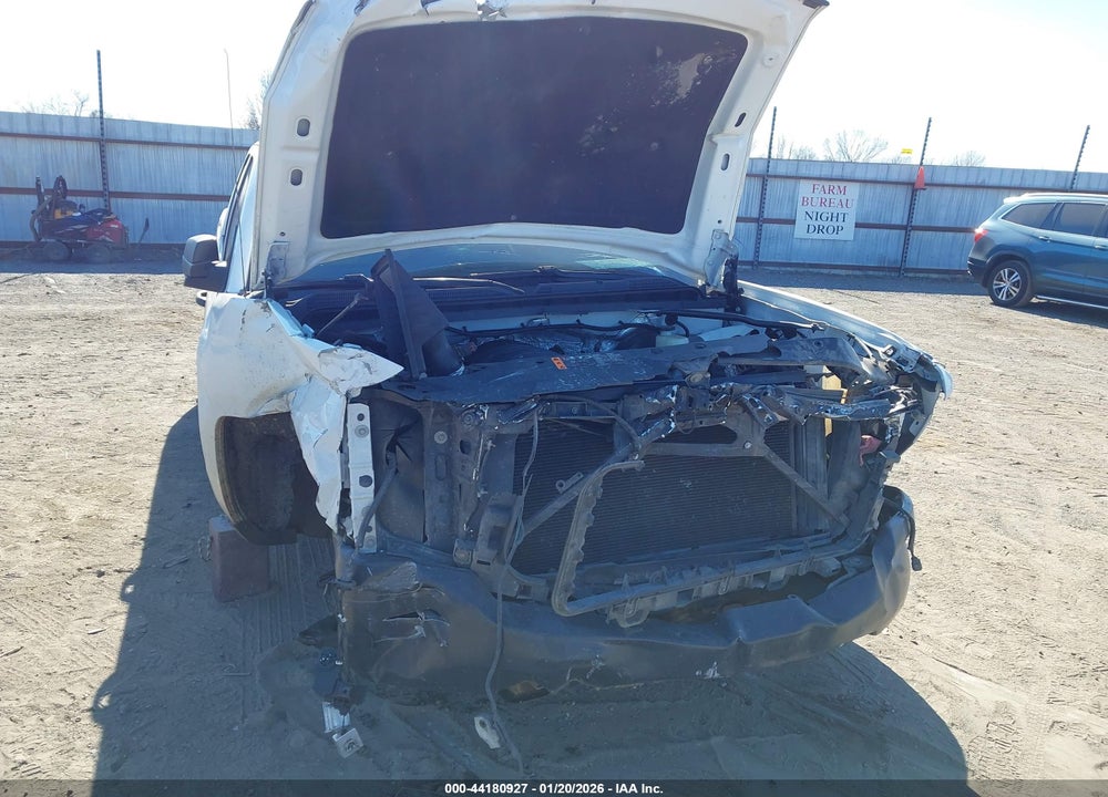 2018 CHEVROLET SILVERADO 1500 WT VIN: 1GCRCNEC5JZ307899