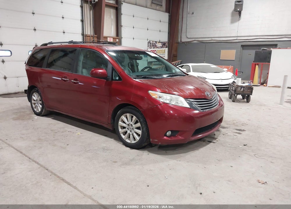 2012 TOYOTA SIENNA XLE 7 PASSENGER VIN: 5TDDK3DC7CS041678