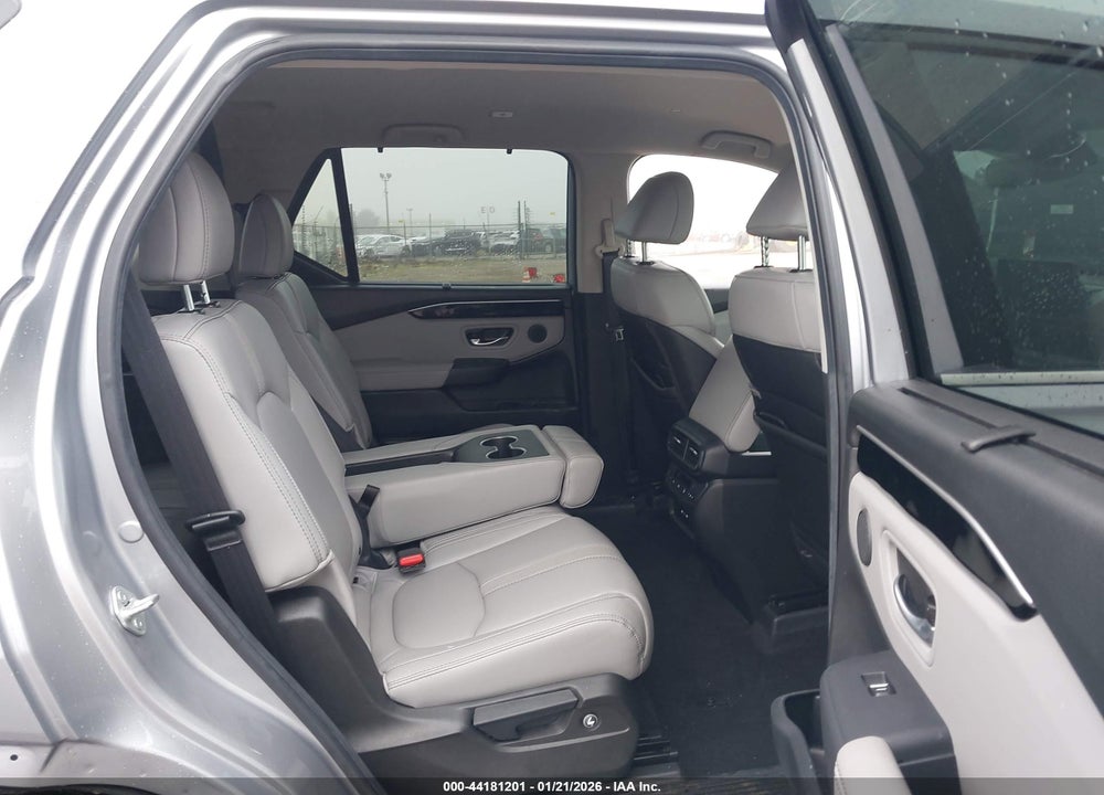 2025 HONDA PILOT EX-L VIN: 5FNYG2H48SB026495