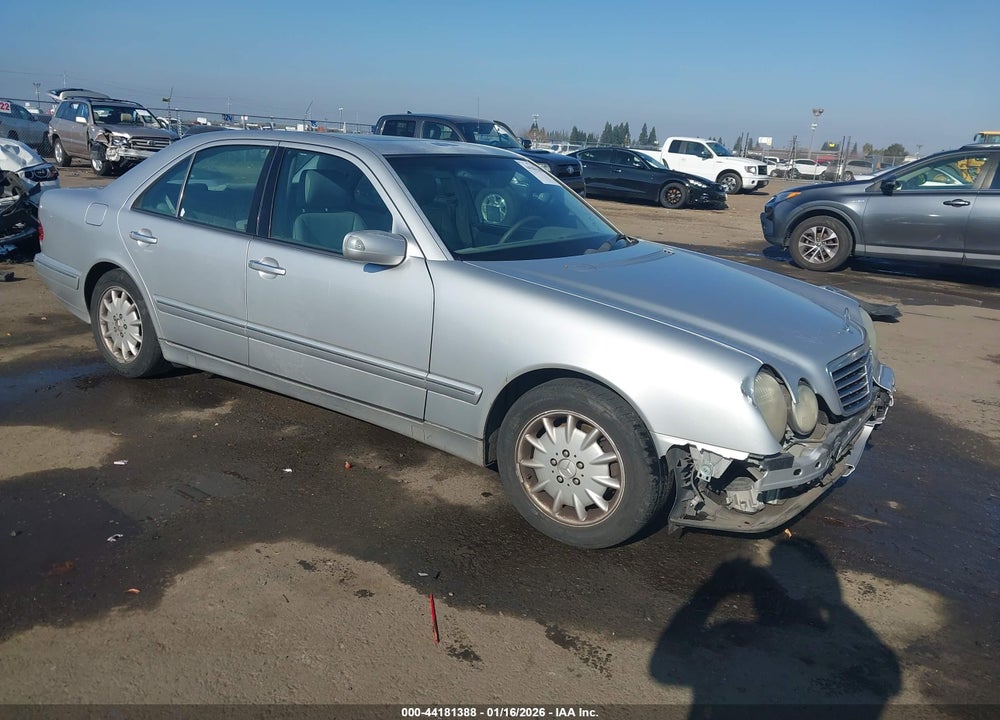 2000 MERCEDES-BENZ E 320 VIN: WDBJF65JXYB113105