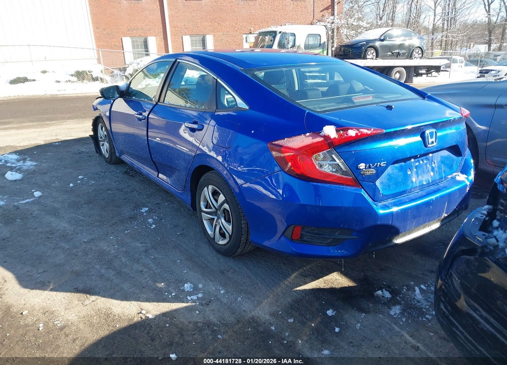 2018 HONDA CIVIC LX VIN: 19XFC2F57JE204173