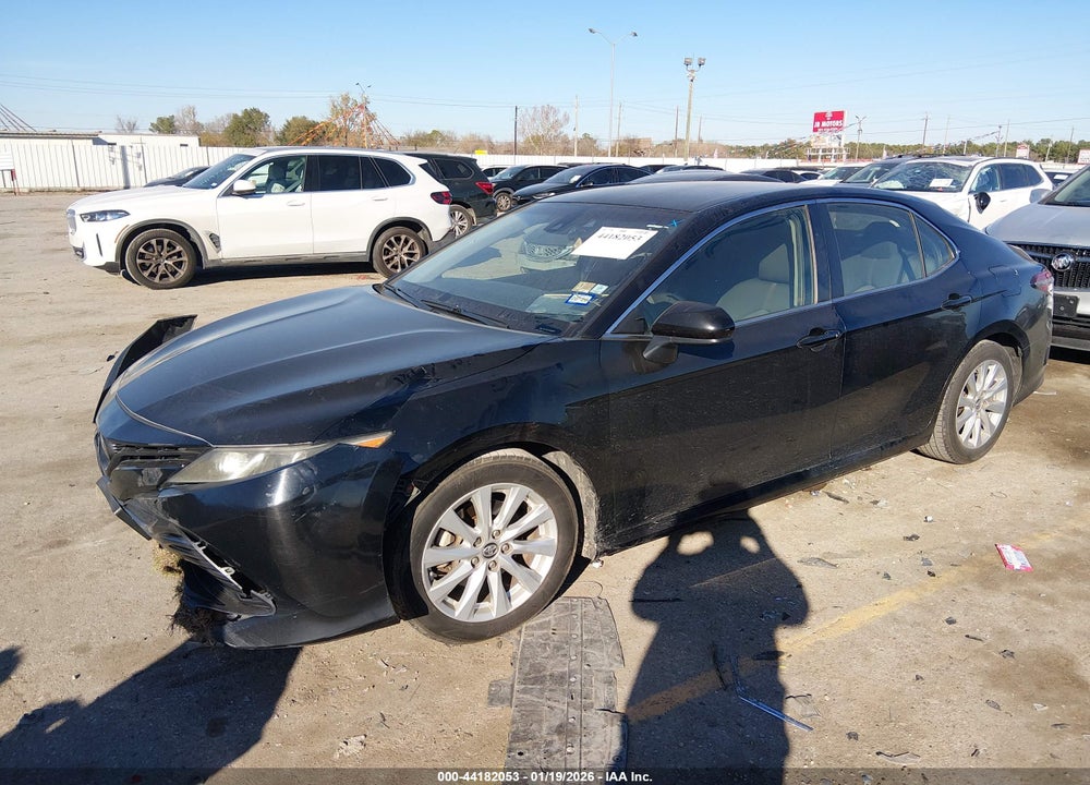 2018 TOYOTA CAMRY LE VIN: JTNB11HK8J3068320