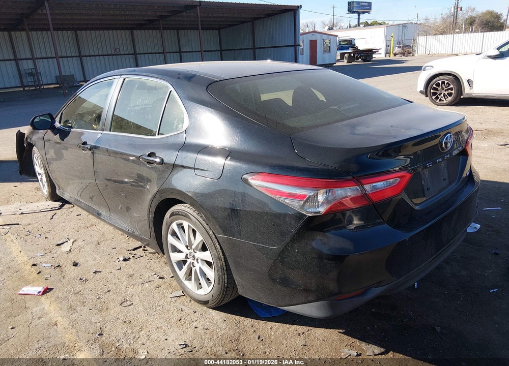 2018 TOYOTA CAMRY LE VIN: JTNB11HK8J3068320