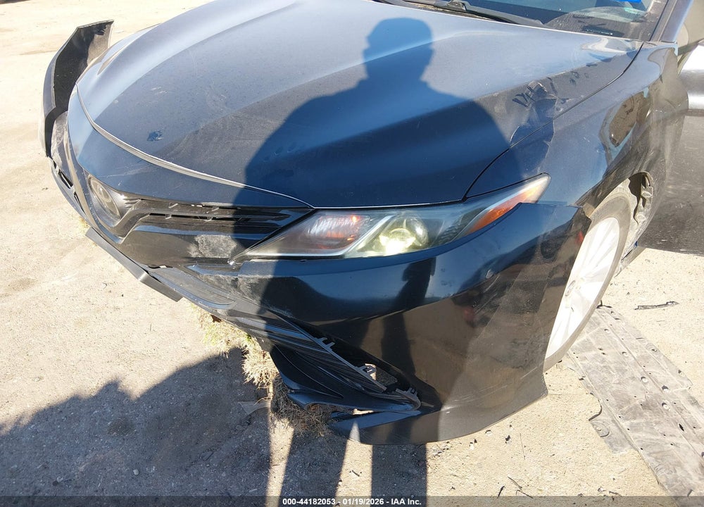 2018 TOYOTA CAMRY LE VIN: JTNB11HK8J3068320