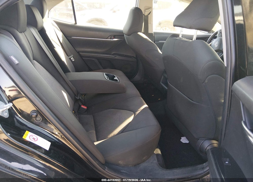 2018 TOYOTA CAMRY LE VIN: JTNB11HK8J3068320