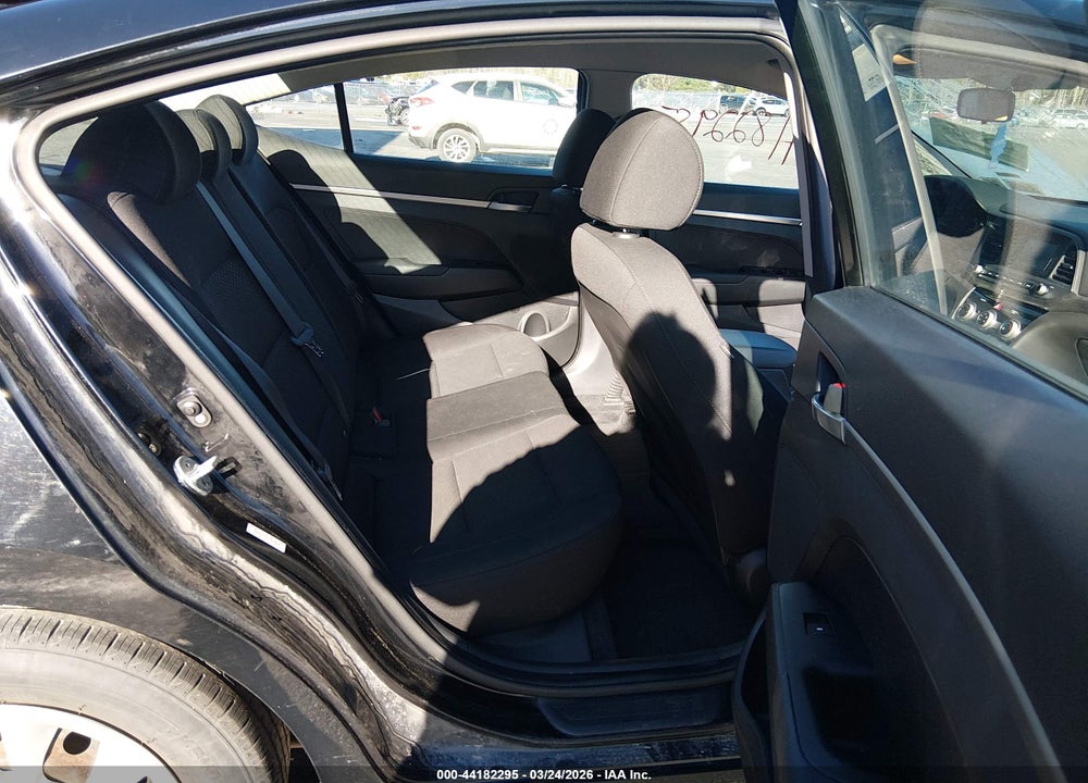 2019 HYUNDAI ELANTRA SE VIN: KMHD74LF5KU844028