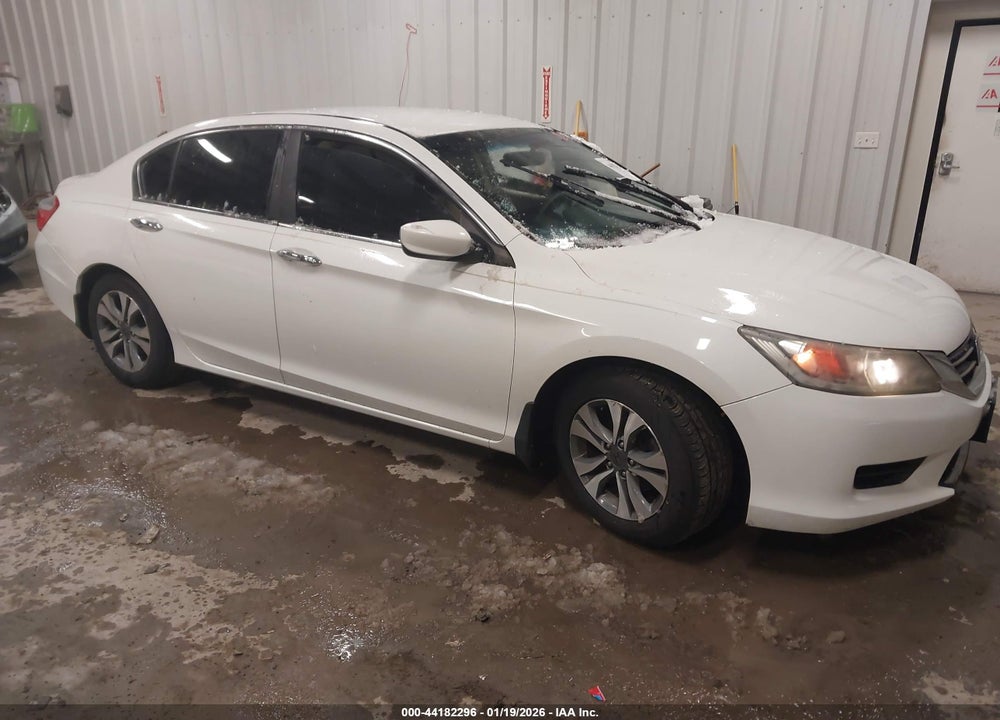 2015 HONDA ACCORD LX VIN: 1HGCR2F38FA194815