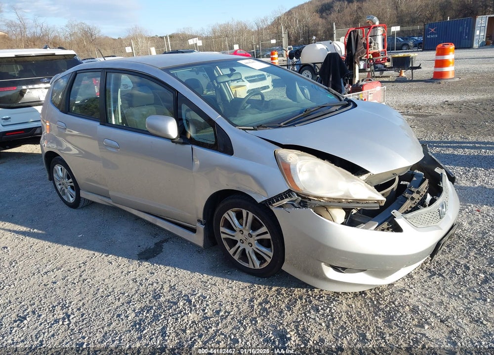2011 HONDA FIT SPORT VIN: JHMGE8H54BC011209