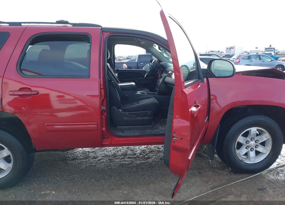 2012 GMC YUKON SLE VIN: 1GKS2AE05CR310800