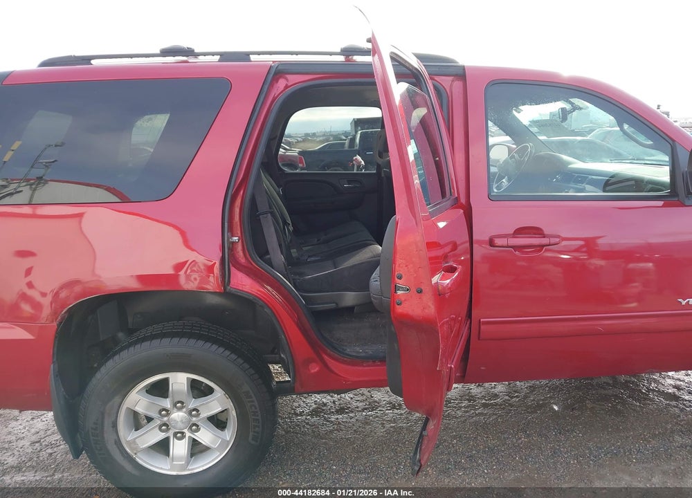2012 GMC YUKON SLE VIN: 1GKS2AE05CR310800