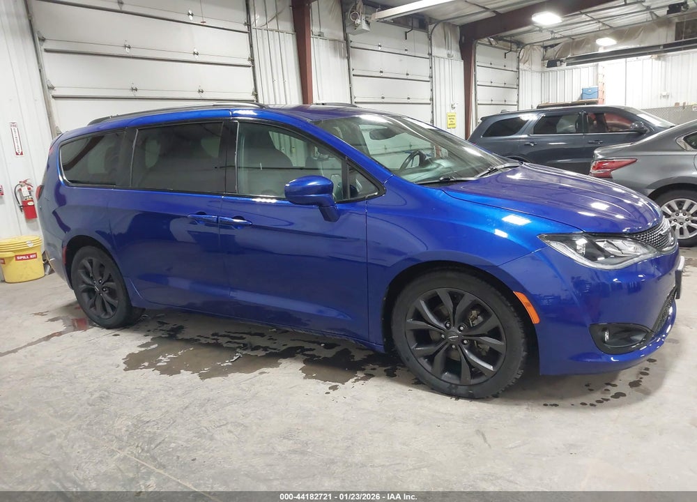 2019 CHRYSLER PACIFICA TOURING L VIN: 2C4RC1BG6KR574450
