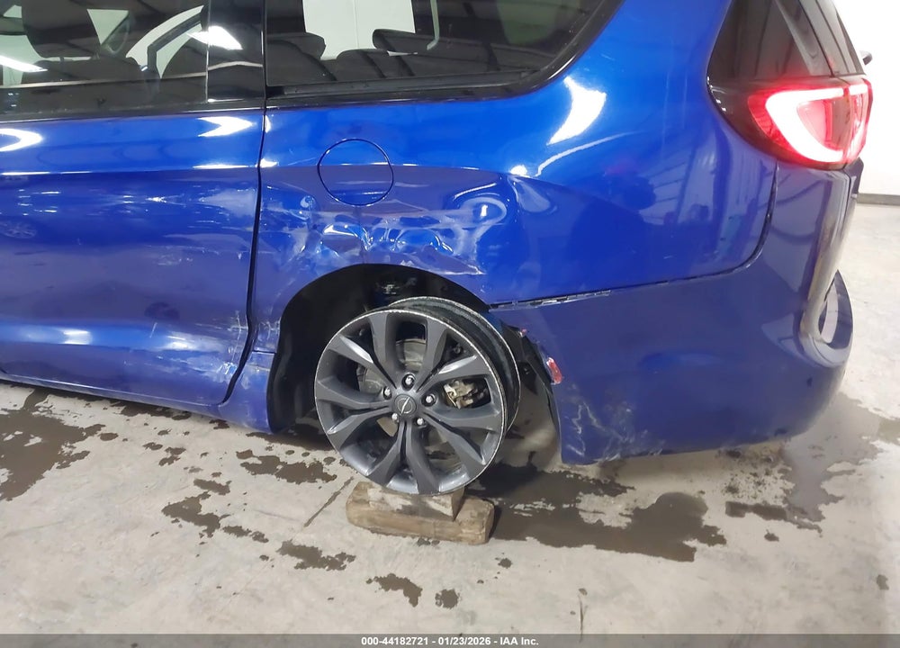 2019 CHRYSLER PACIFICA TOURING L VIN: 2C4RC1BG6KR574450