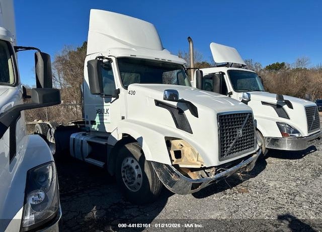 2013 VOLVO VN VNL VIN: 4V4NC9EH7DN558389
