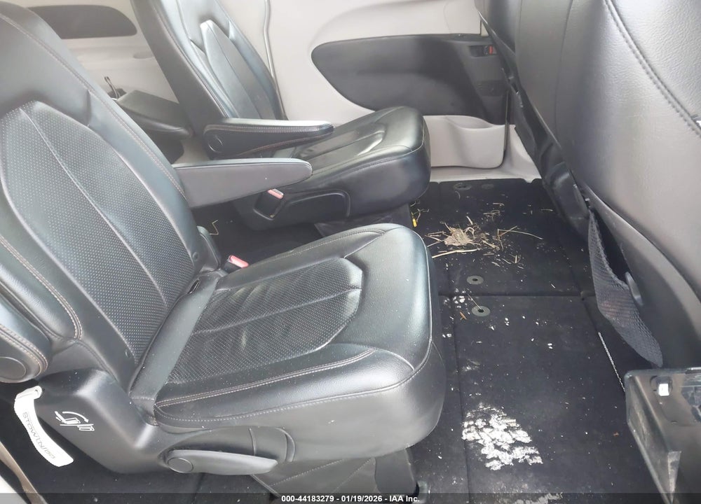 2019 CHRYSLER PACIFICA TOURING L VIN: 2C4RC1BG4KR625721