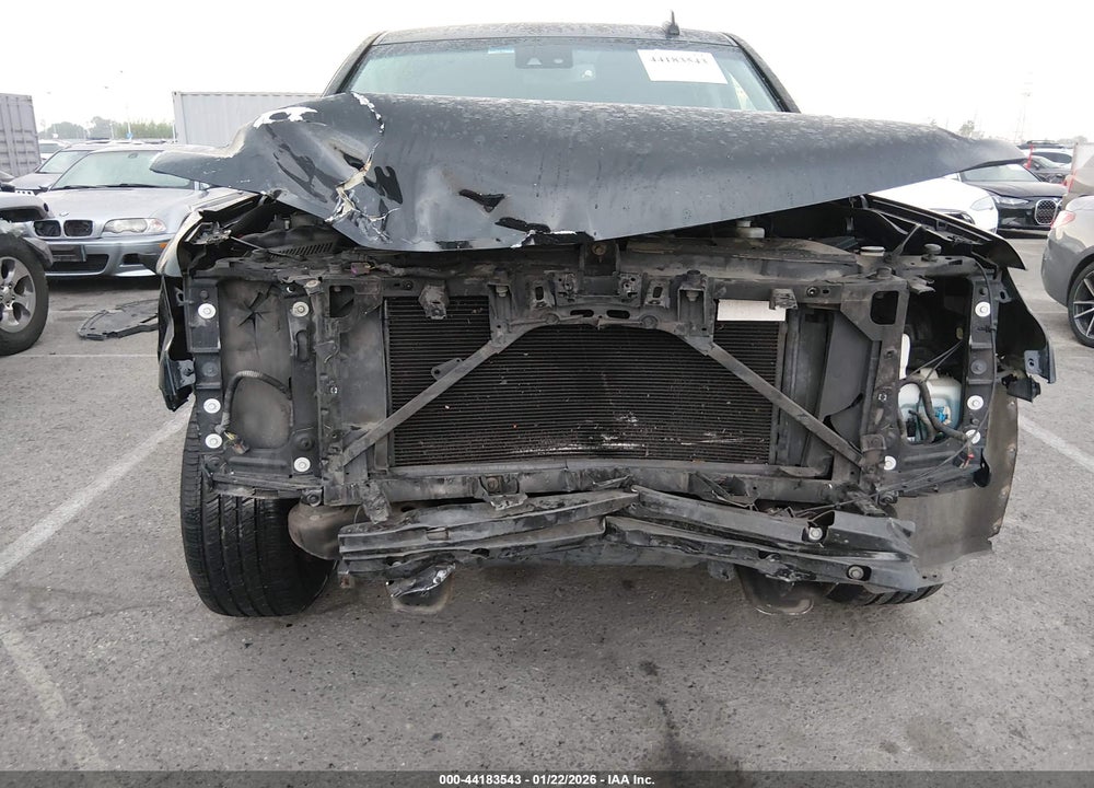 2018 CHEVROLET SUBURBAN LT VIN: 1GNSCHKC9JR370910