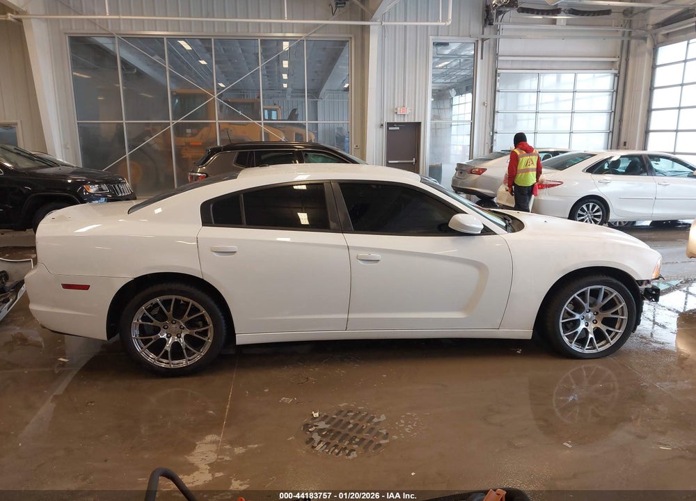 2011 DODGE CHARGER VIN: 2B3CL3CG9BH579195