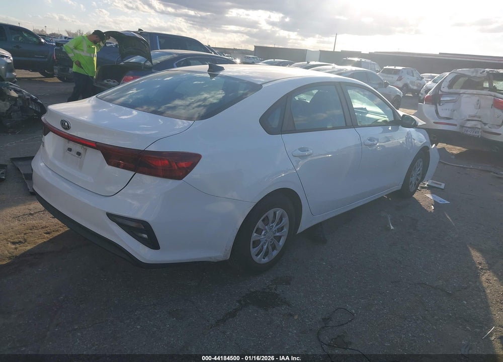 2021 KIA FORTE FE VIN: 3KPF24AD7ME377564