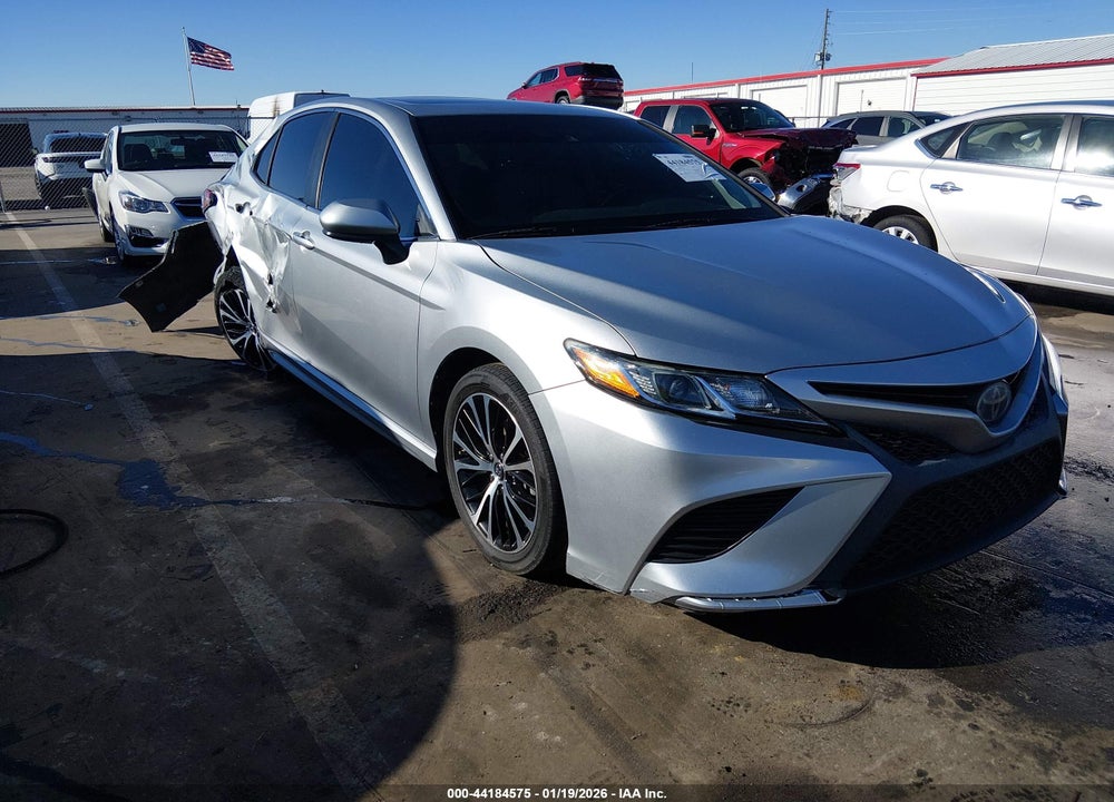 2018 TOYOTA CAMRY SE VIN: 4T1B11HK2JU524239