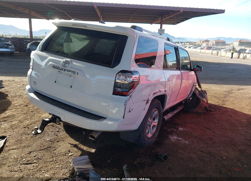 2022 TOYOTA 4RUNNER SR5 VIN: JTEMU5JR6N6035190