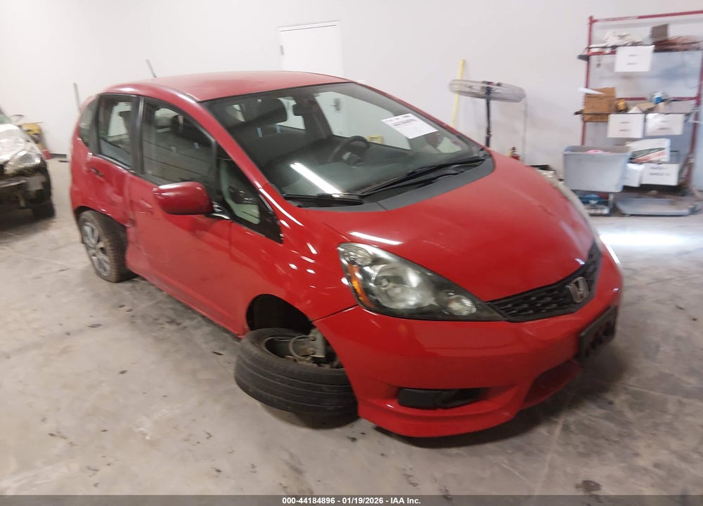2013 HONDA FIT SPORT VIN: JHMGE8H69DC008513