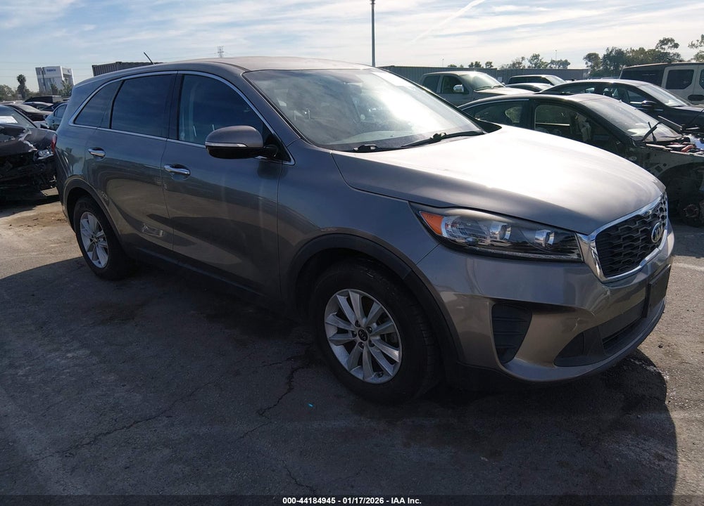 2019 KIA SORENTO 3.3L LX VIN: 5XYPG4A56KG469909