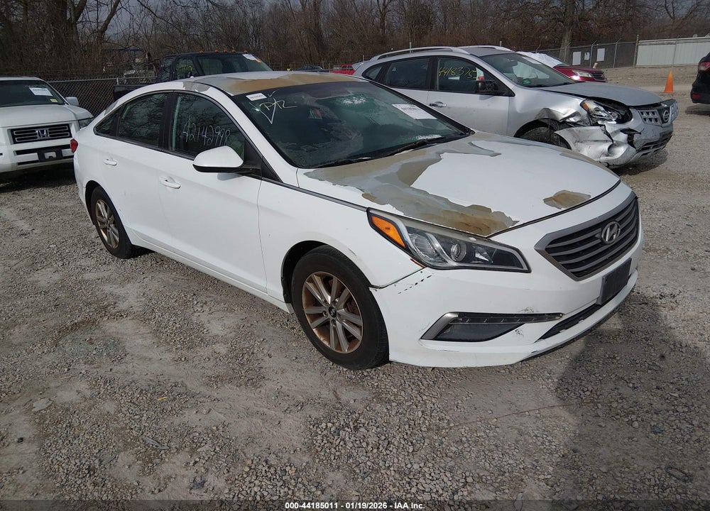 2015 HYUNDAI SONATA SE VIN: 5NPE24AF2FH024225