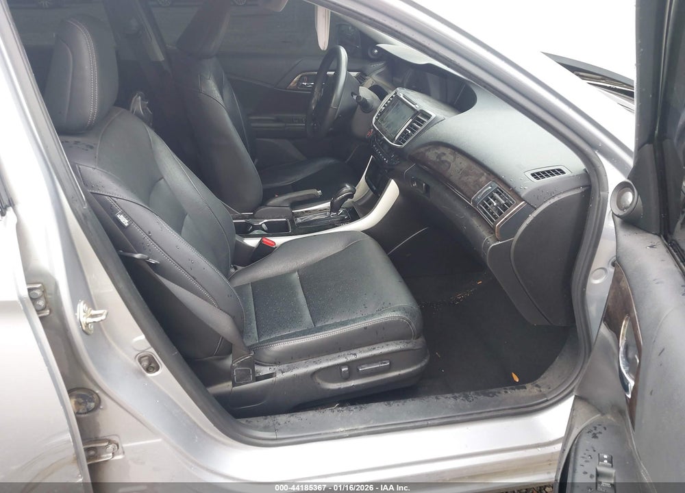 2016 HONDA ACCORD EX-L V-6 VIN: 1HGCR3F84GA030643