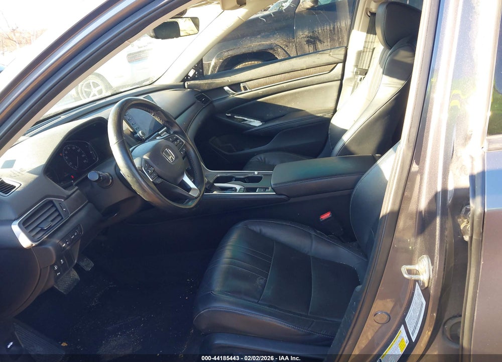 2018 HONDA ACCORD TOURING VIN: 1HGCV1F96JA168572