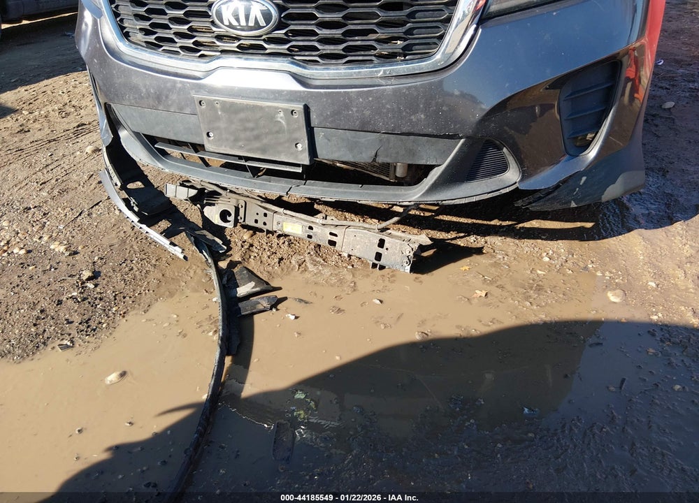 2019 KIA SORENTO 3.3L LX VIN: 5XYPGDA51KG440592