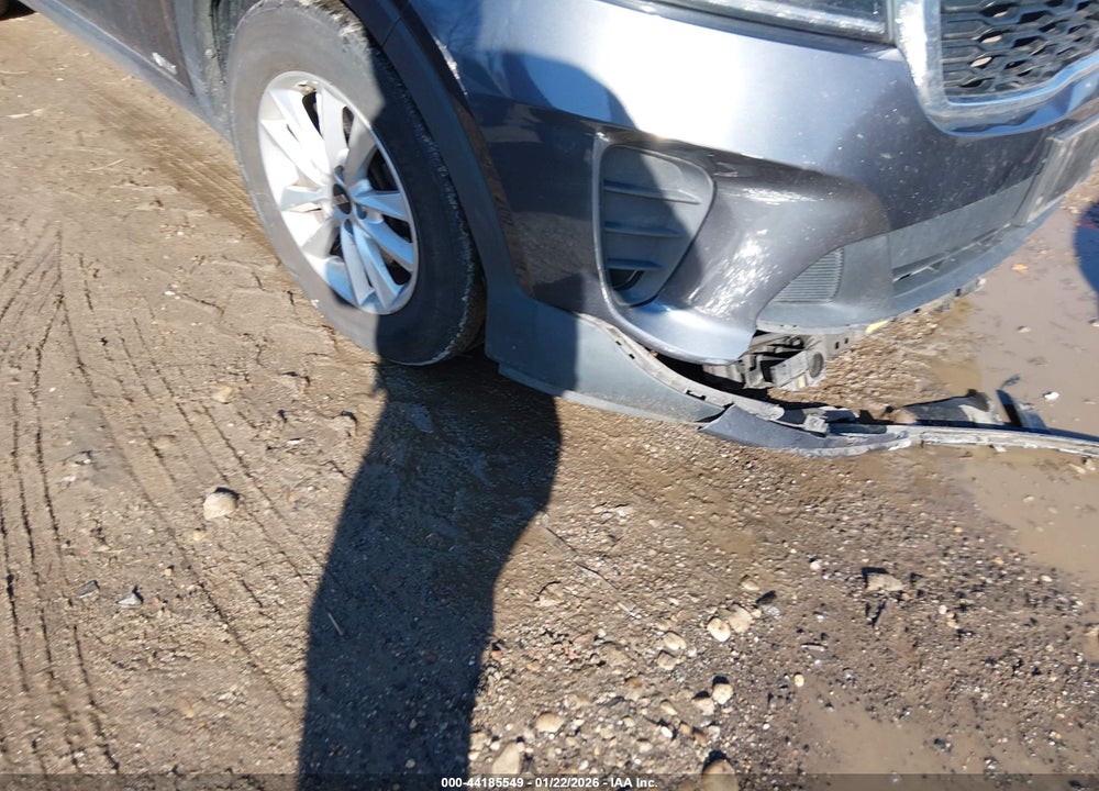 2019 KIA SORENTO 3.3L LX VIN: 5XYPGDA51KG440592