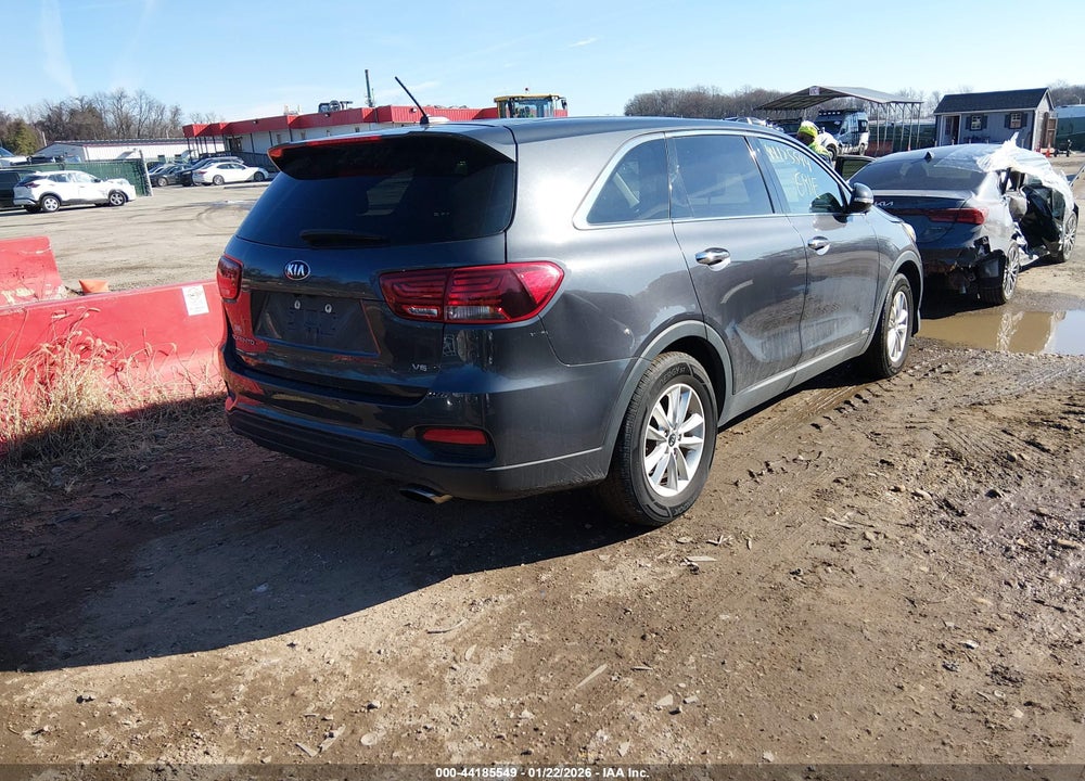 2019 KIA SORENTO 3.3L LX VIN: 5XYPGDA51KG440592