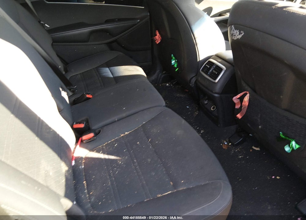 2019 KIA SORENTO 3.3L LX VIN: 5XYPGDA51KG440592